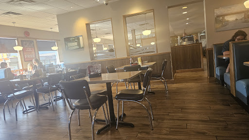 Photo of Denny's Restaurant - 664 Oliver St, Williams Lake, BC V2G 1M6